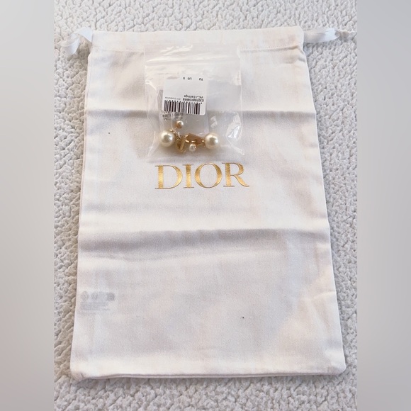 Dior Tribales Earrings Gold-Finish Metal and White Resin Pearls - Picture 14 of 16